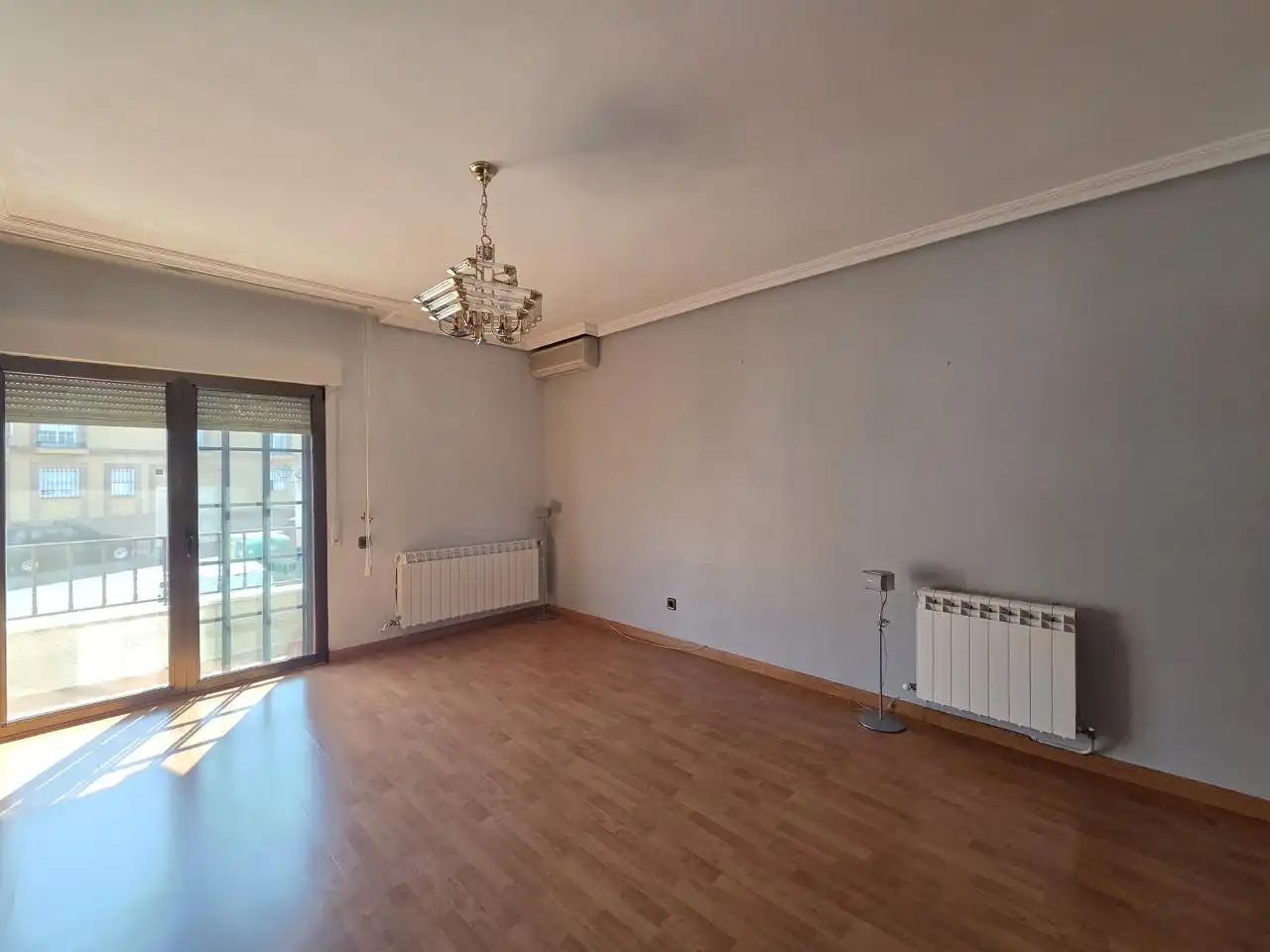 Living room of Flat for rent in Loeches  with Air Conditioner and Heating
