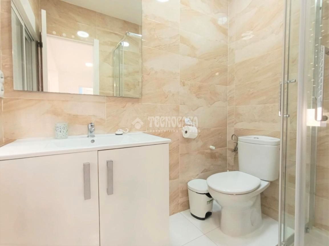 Bathroom of Flat for sale in Alicante / Alacant  with Heating, Furnished and Oven