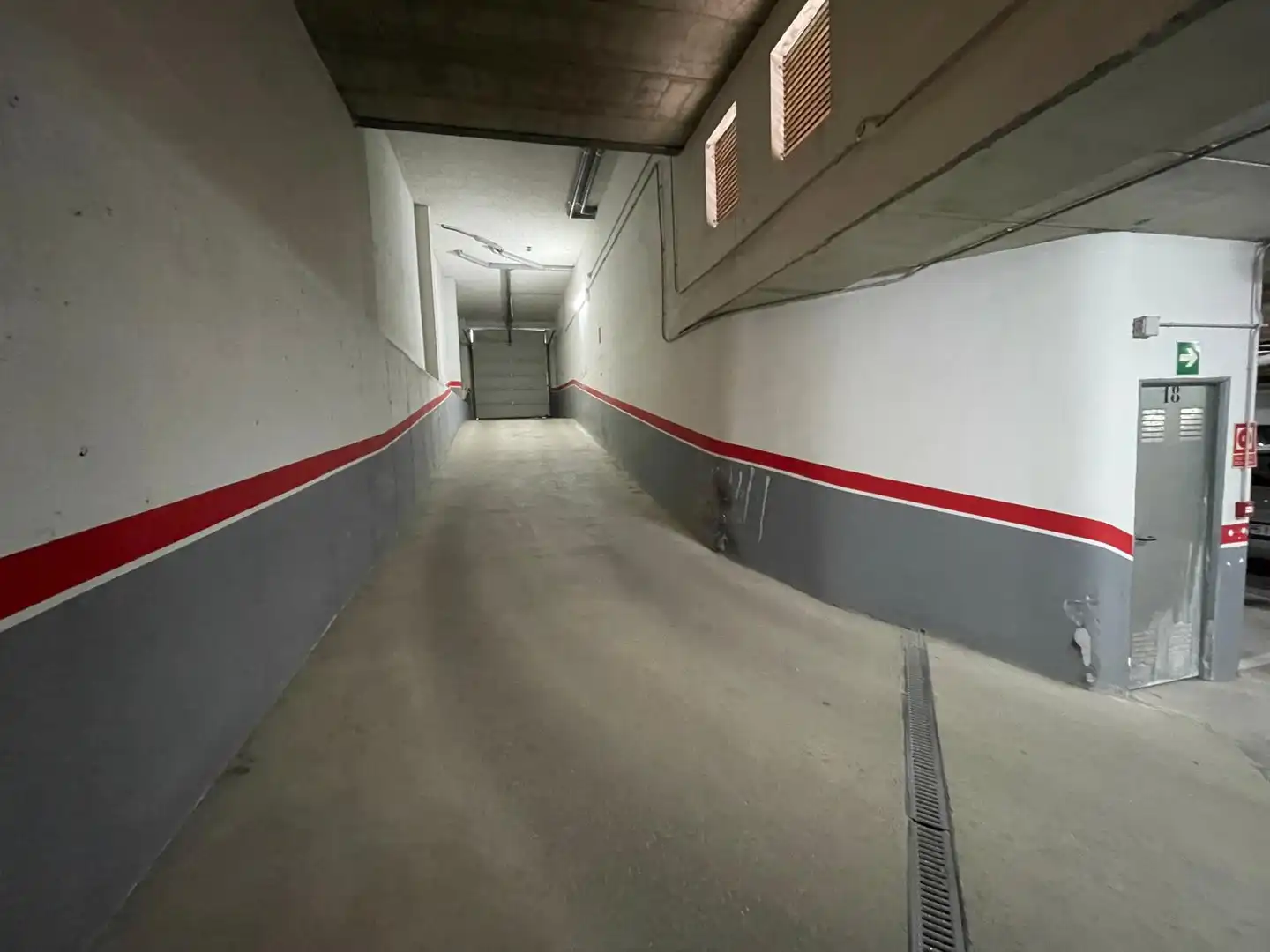 Parkplatz von Dachboden zur Miete in Venta de Baños mit Heizung, Parkett und Terrasse