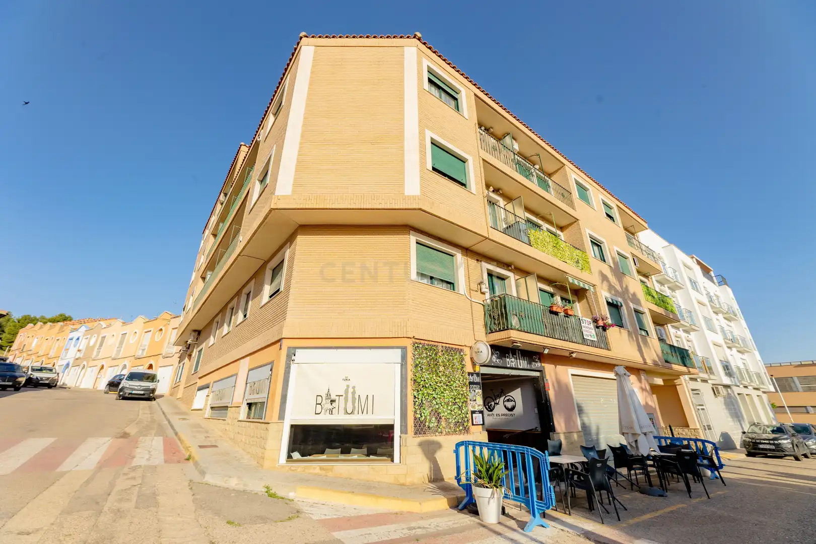 Vista exterior de Local en venta en Benaguasil