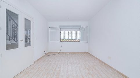 Moderno Adosado en Lachar, Ideal para Familias