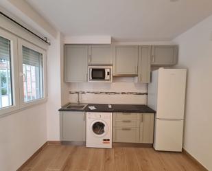 Kitchen of Flat to rent in  Madrid Capital  with Air Conditioner, Heating and Furnished