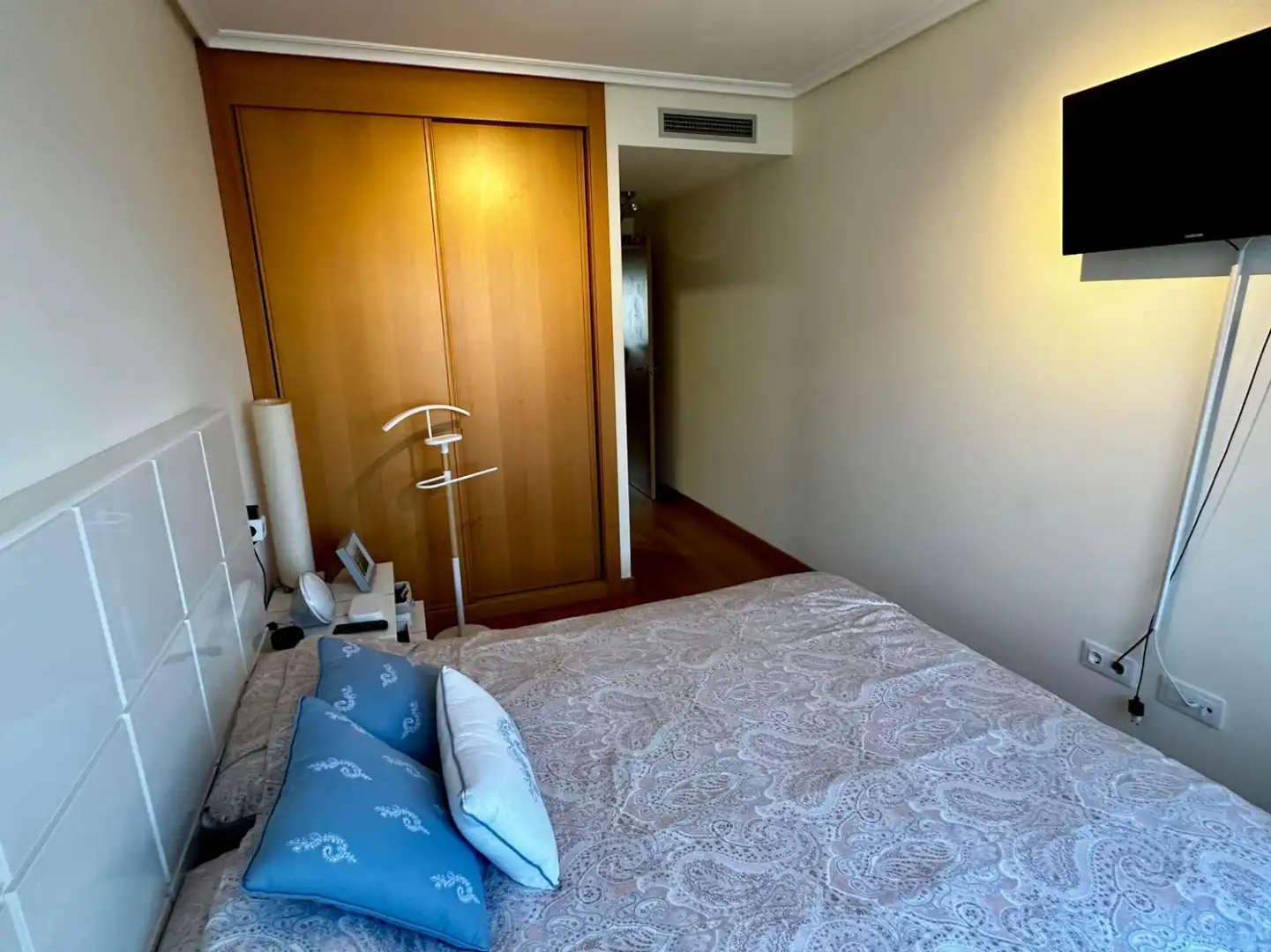 Habitación de Piso en venta en  Logroño con Aire acondicionado, Calefacción y Trastero