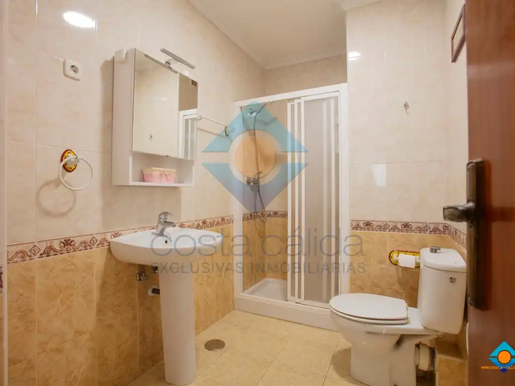 Baño de Piso en venta en Mazarrón con Terraza, Amueblado y Horno