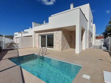 Villa mit Pool zum Verkauf in Hondón de las Nieves / El Fondó de les Neus