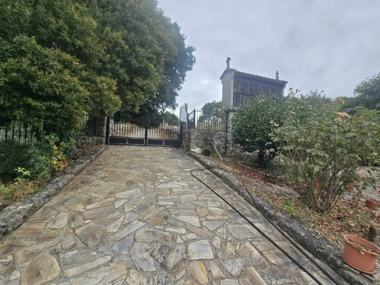 Außenansicht von Haus oder Chalet zum Verkauf in O Saviñao  mit Heizung, Privatgarten und Terrasse