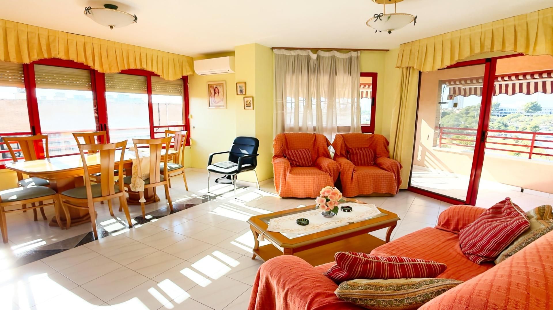 Living room of Flat for sale in Benidorm  with Air Conditioner and Terrace