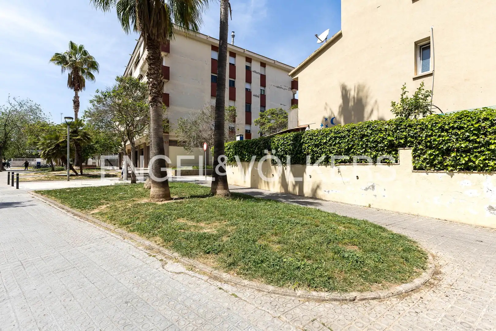 Exterior view of Houses for sale in Vilanova i la Geltrú  with Air Conditioner, Heating and Private garden