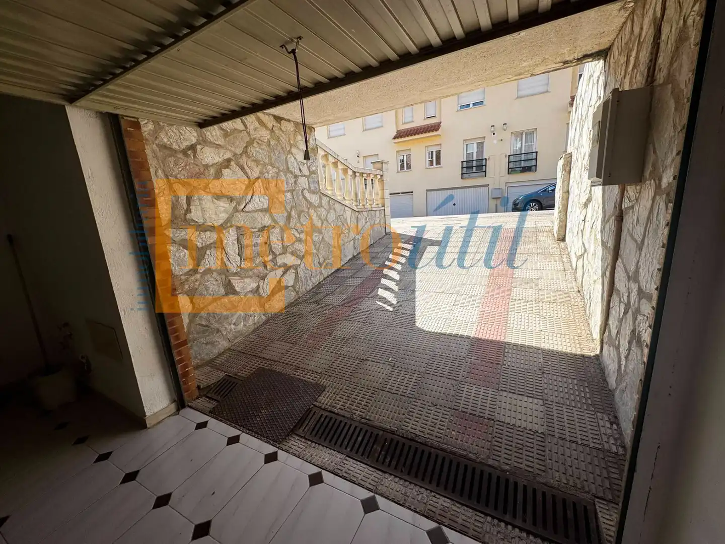 Aparcament de Casa adosada en venda en Galindo y Perahuy amb Calefacció, Jardí privat i Parquet