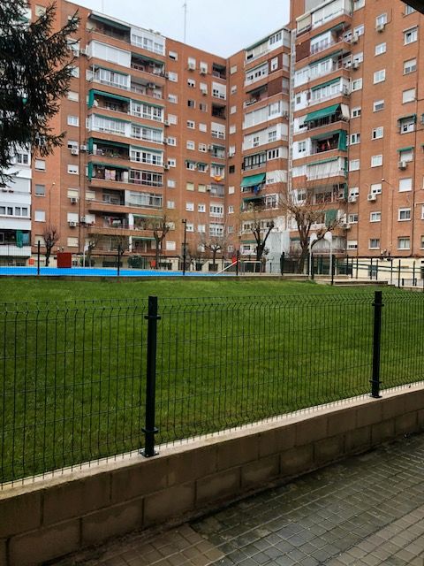 Vista exterior de Pis en venda en Alcorcón amb Aire condicionat, Calefacció i Jardí privat