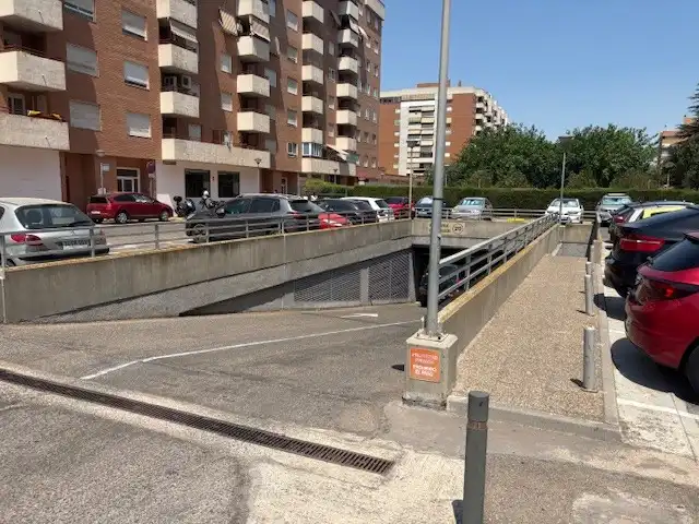 Aparcament de Pis en venda en El Rabal