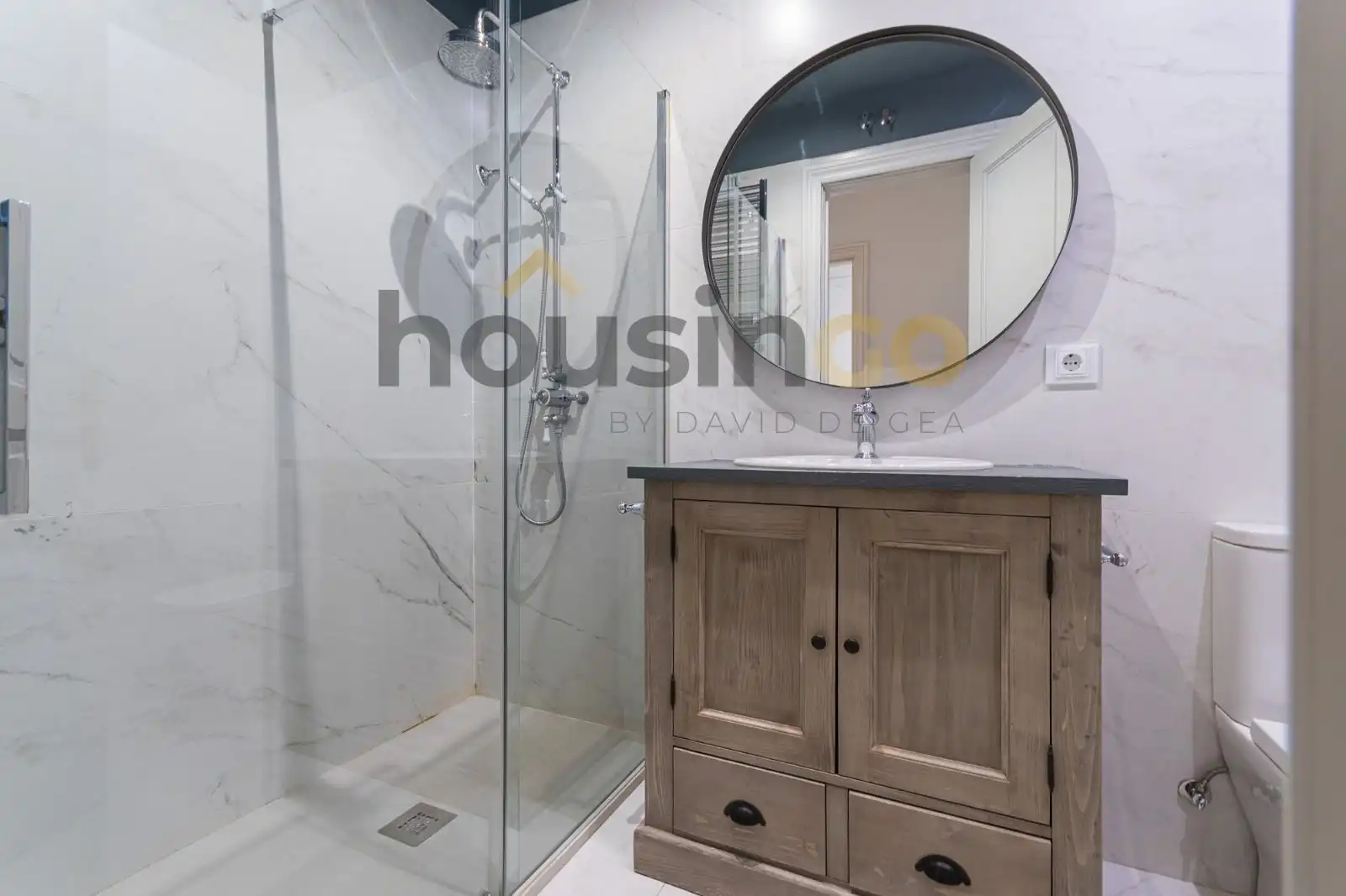 Bathroom of Flat for rent in Madrid  with Air Conditioner, Heating and Terrace