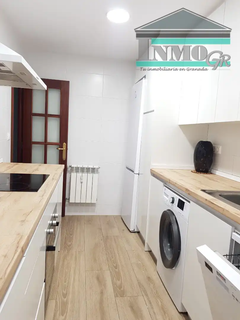 Kitchen of Flat for share in Granada  with Heating, Furnished and Balcony