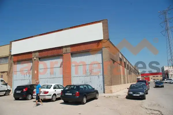 Nau industrial de lloguer a Centro