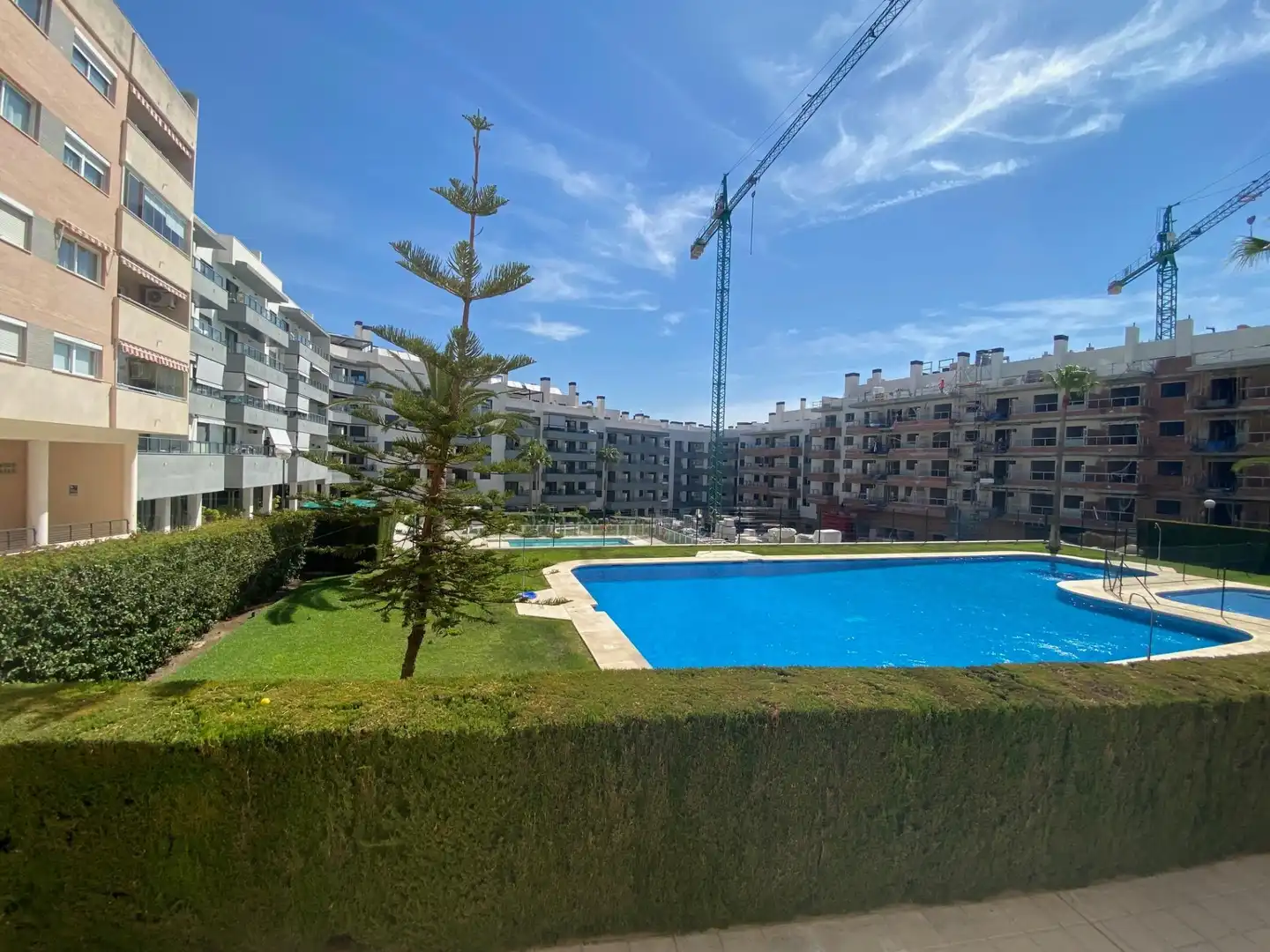 Piscina de Pis en venda en Mijas amb Jardí privat, Terrassa i Piscina comunitària