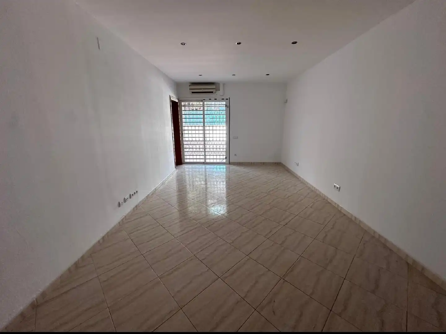 Flat for sale in Badalona  with Terrace