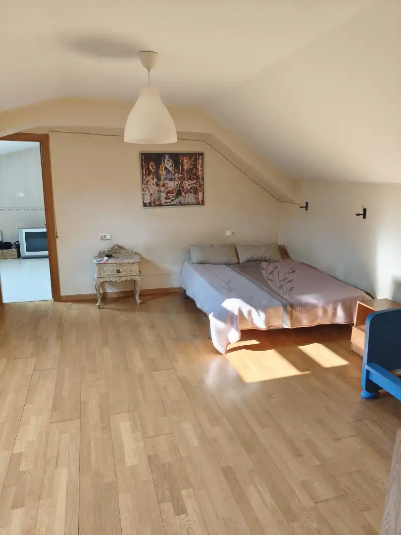 Habitación de Piso en venta en Arévalo con Calefacción, Terraza y Amueblado