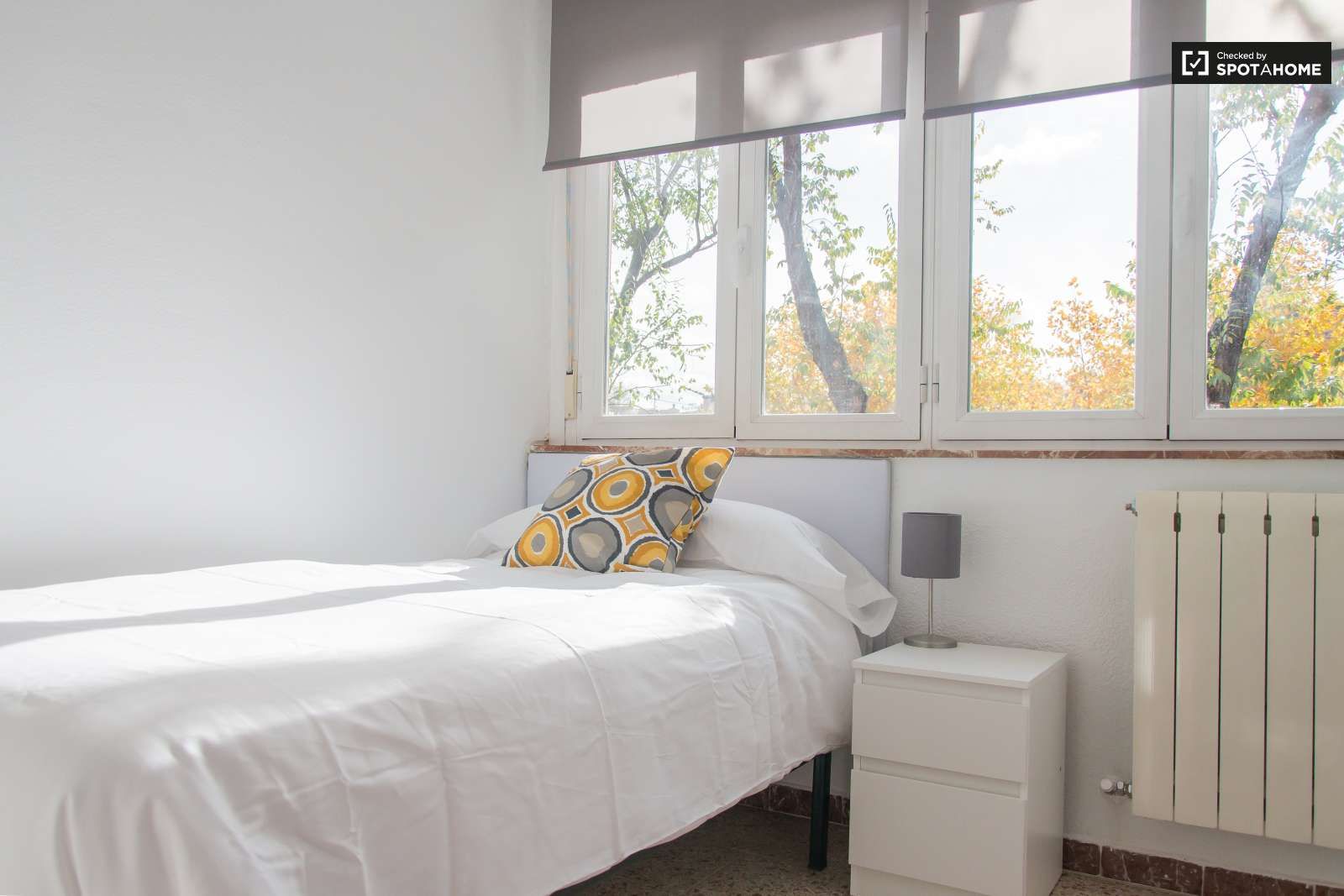 Flat to share in Almendrales