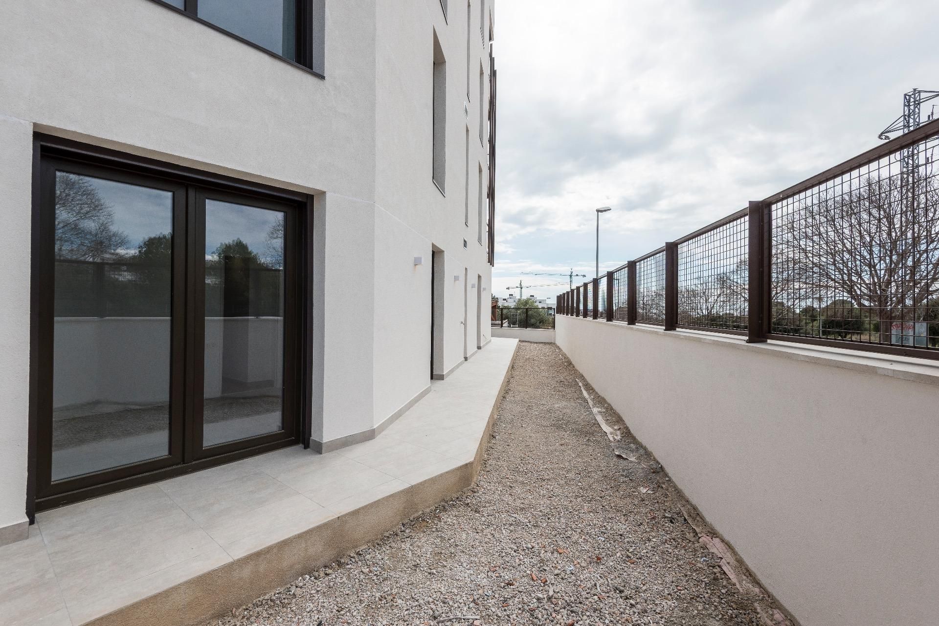 Exterior view of Flat for sale in Vilanova i la Geltrú  with Air Conditioner, Heating and Private garden
