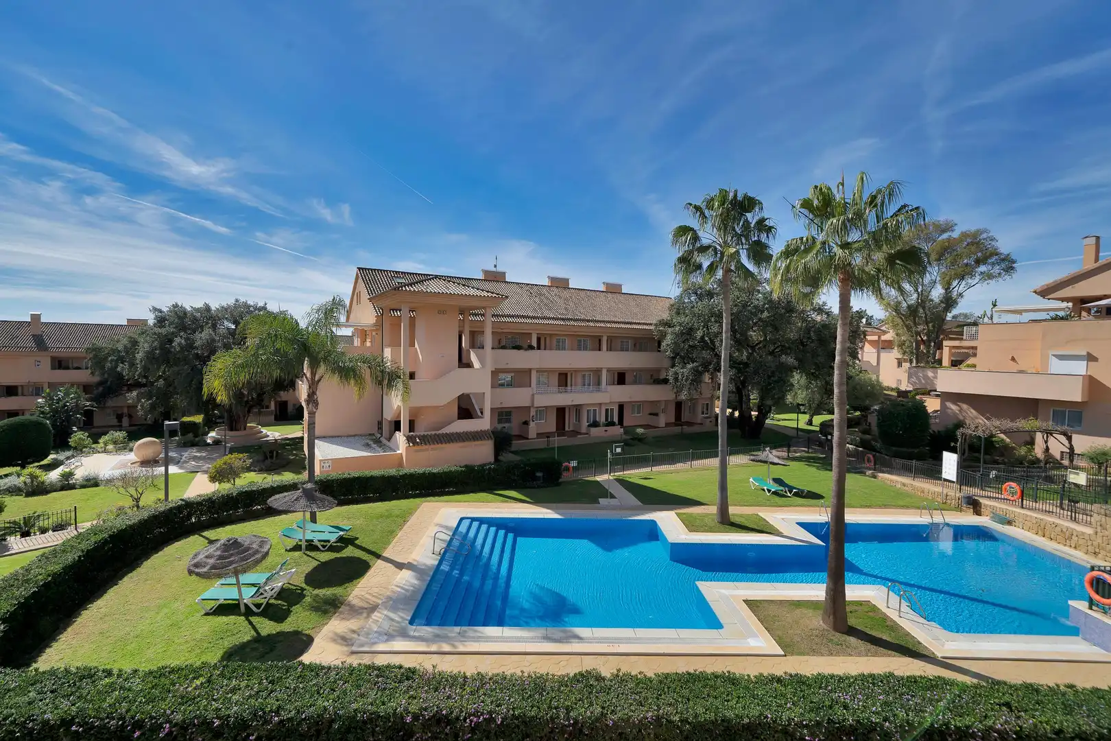 Vista exterior de Apartament de lloguer en Marbella amb Jardí privat, Terrassa i Moblat
