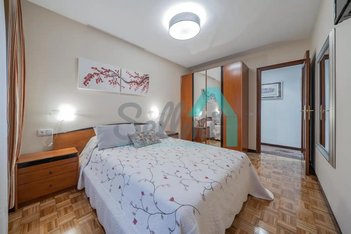 Habitación de Planta baja de alquiler en Oviedo  con Calefacción, Parquet y Amueblado