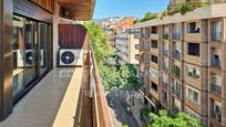 Exterior view of Flat for sale in  Barcelona Capital  with Terrace and Balcony
