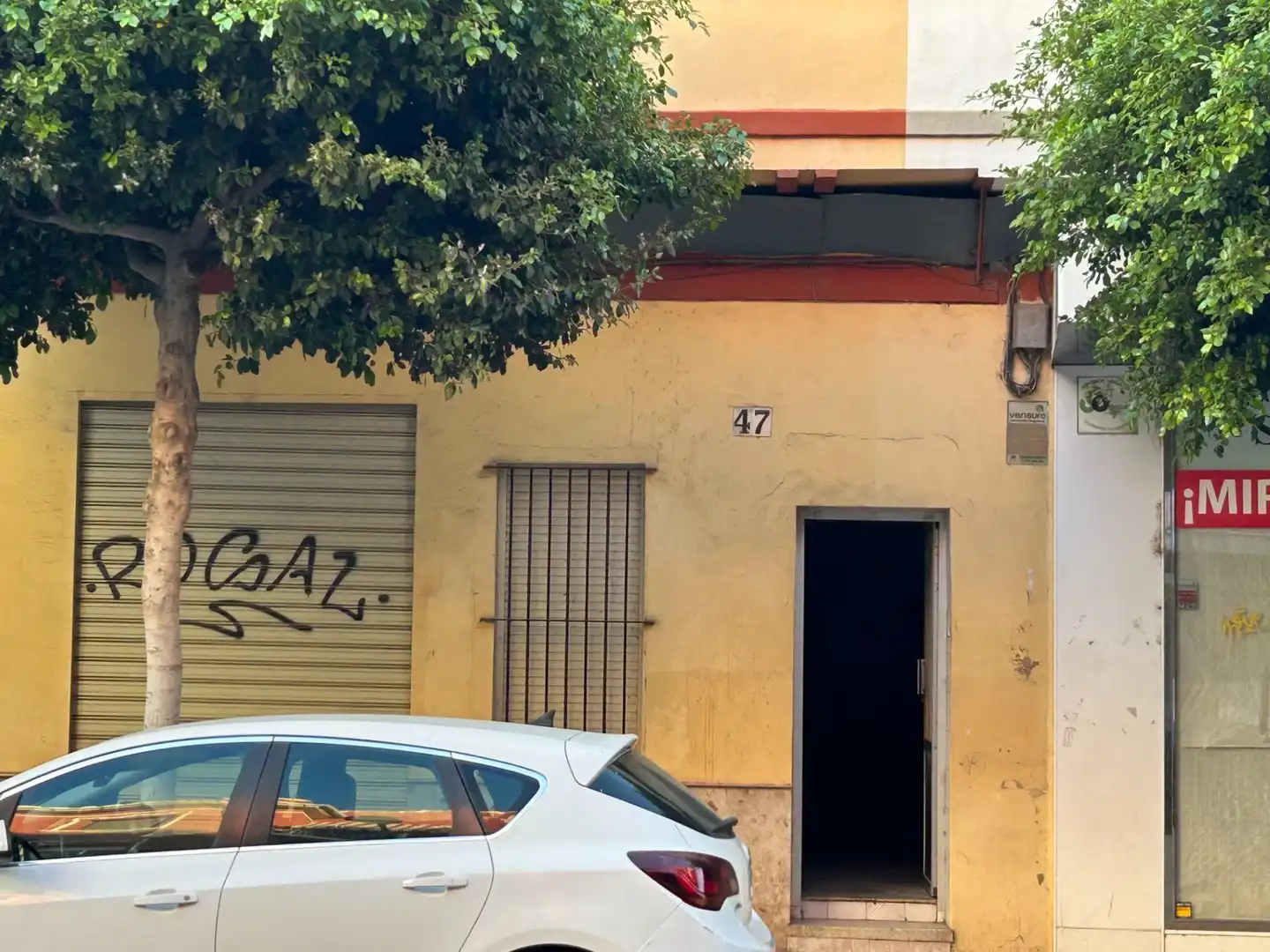Vista exterior de Edificio en venta en Sagunto / Sagunt