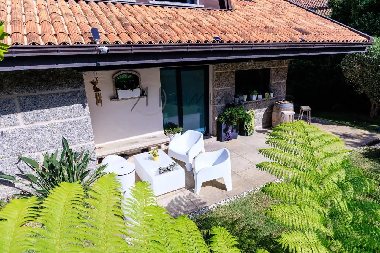 Terraza de Casa o chalet en venta en Nigrán con Calefacción, Jardín privado y Parquet