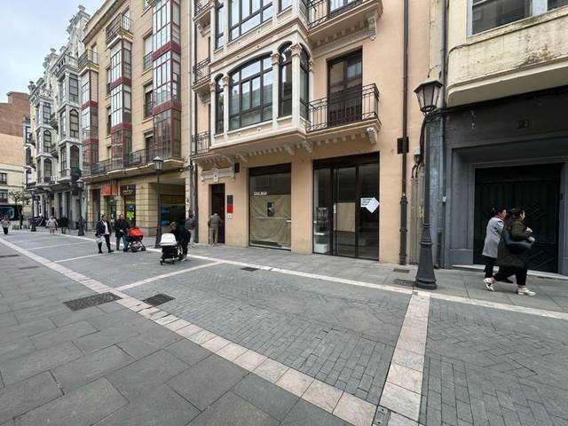 Local comercial en Alquiler en Calle SAN TORCUATO en Casco Antiguo