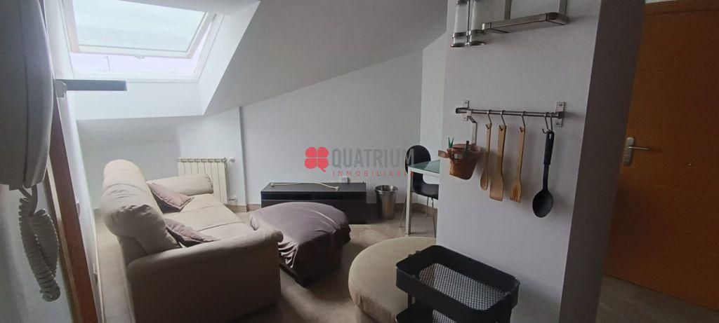 Bedroom of Attic for rent in Santiago de Compostela   with Storage room and Furnished