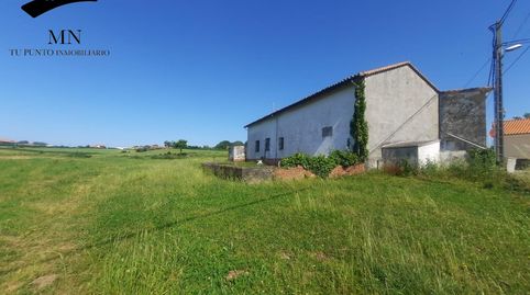 Casa tradicional con gran potencial y espectacular parcela urbana de 2.420 m2 en Hinojedo, Suances, immagine 2
