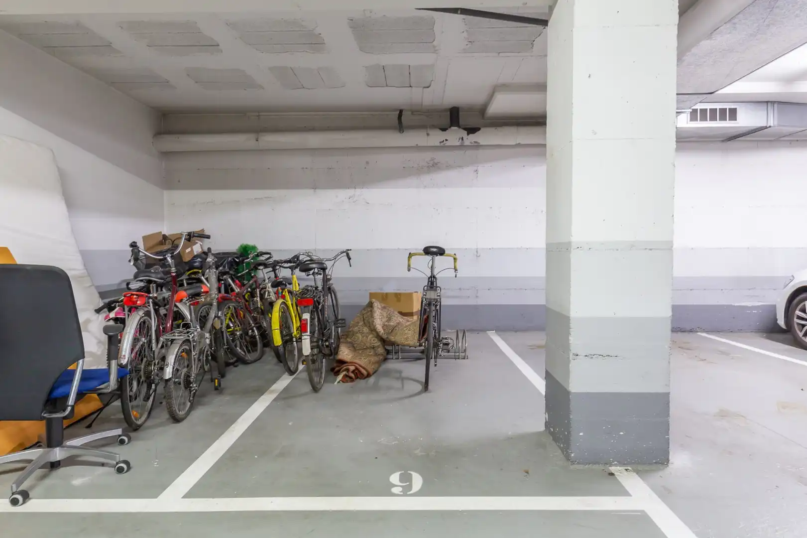 Parking de Piso en venta en Esplugues de Llobregat con Aire acondicionado, Calefacción y Trastero