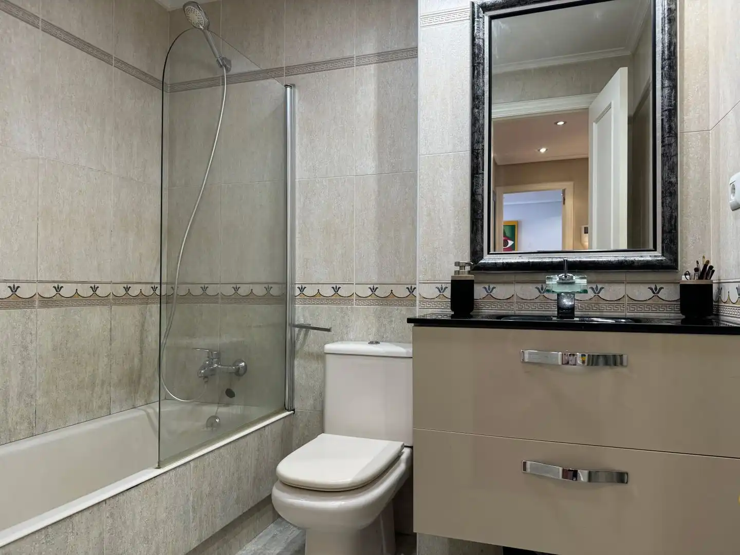 Baño de Piso en venta en Colindres con Calefacción, Terraza y Amueblado