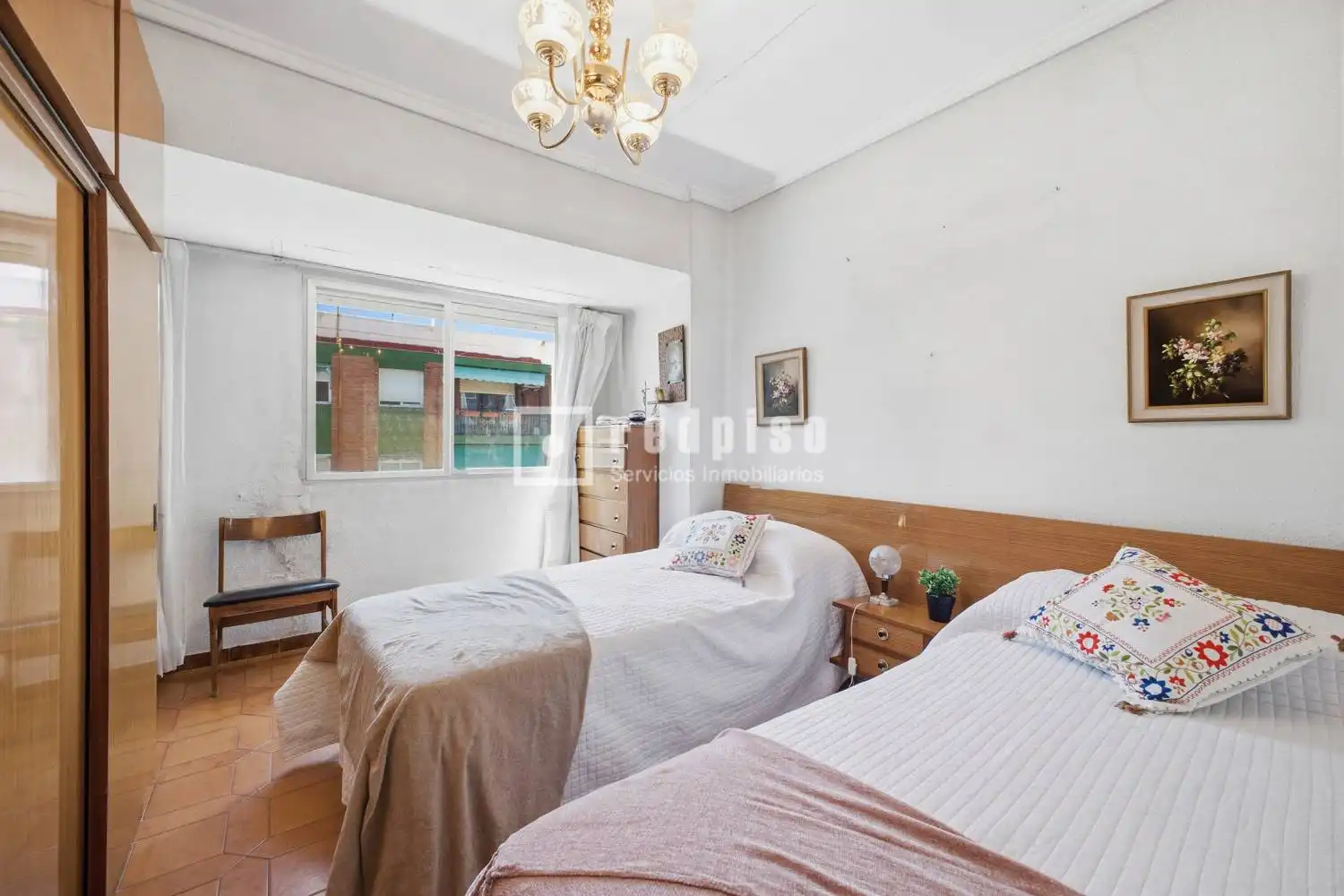 Habitación de Piso en venta en Valencia con Calefacción, Terraza y Amueblado