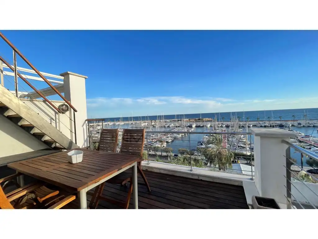 Terrasse von Einfamilien-Reihenhaus zum Verkauf in Sitges mit Heizung, Terrasse und Möbliert