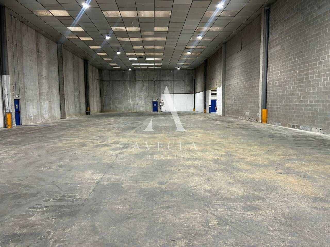 Industrial buildings to rent in Òptica, 7