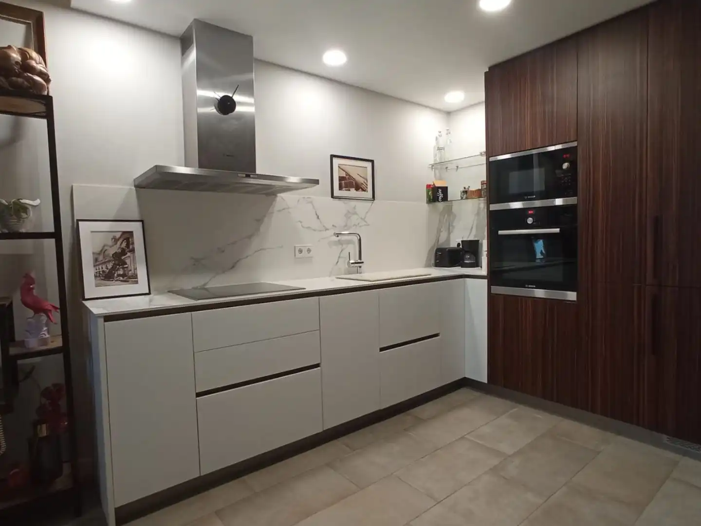 Küche von Wohnung zum Verkauf in Sitges mit Klimaanlage und Balkon