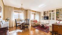 Living room of Flat for sale in  Madrid Capital  with Heating, Private garden and Parquet flooring