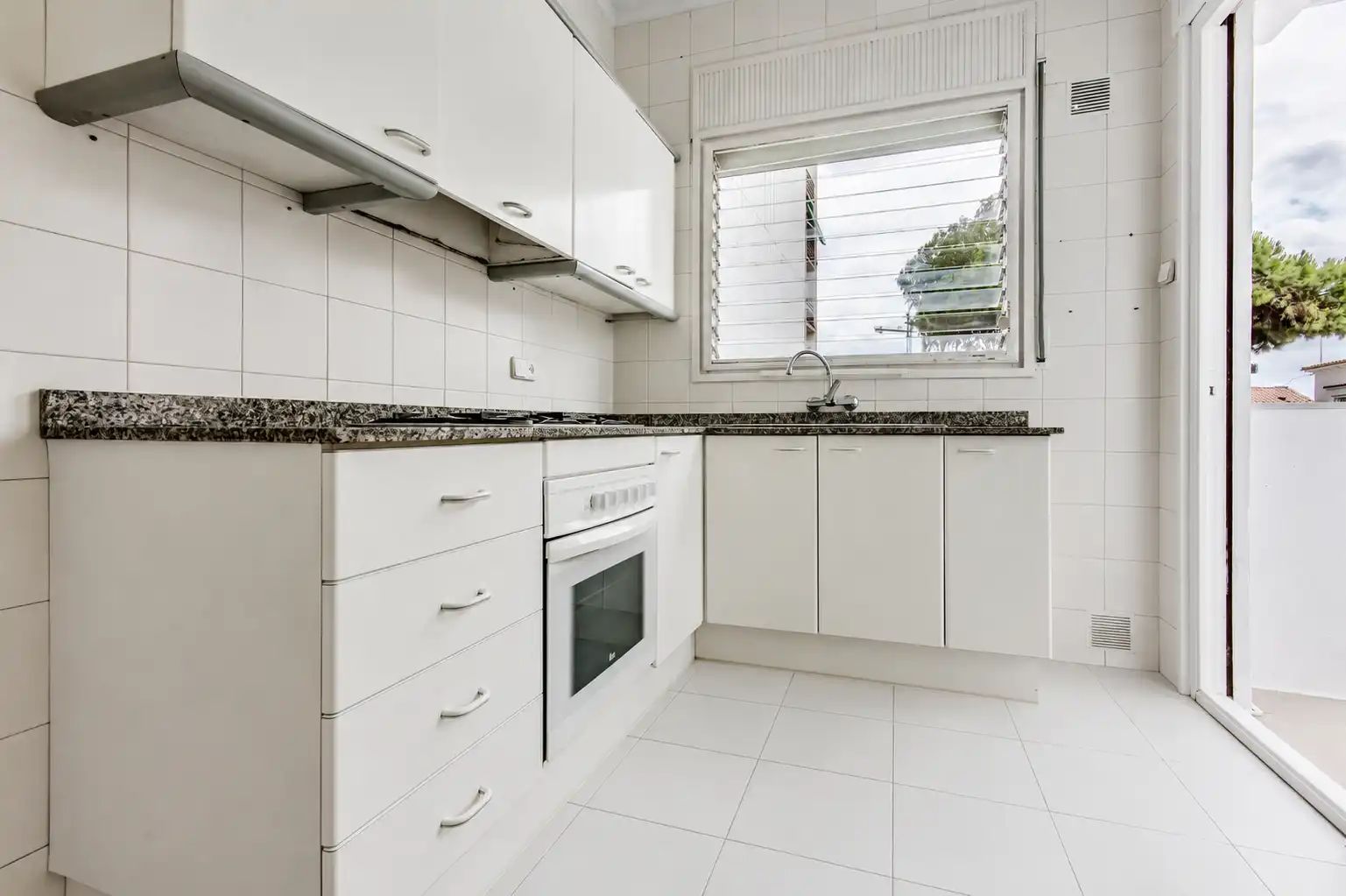 Cocina de Casa o chalet en venta en Premià de Mar con Parquet, Balcón y Alarma