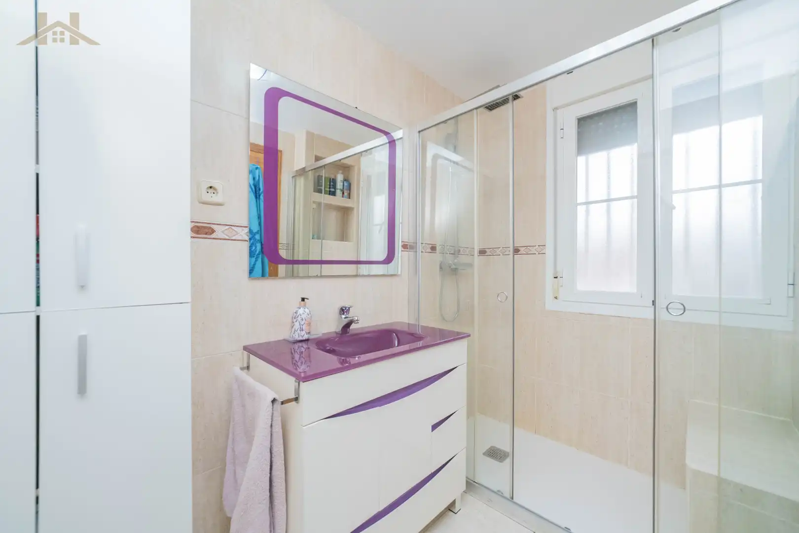 Bathroom of Detached homes for sale in Ugena  with Air Conditioner, Heating and Private garden