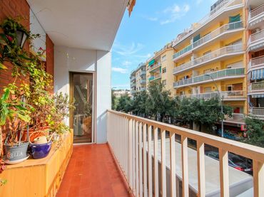 Flat with balcony for sale in Avinguda de Manuel Girona