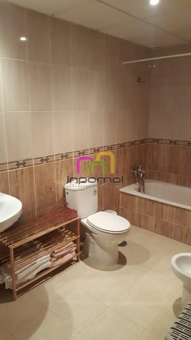 Baño de Apartamento en venta en Llerena con Aire acondicionado
