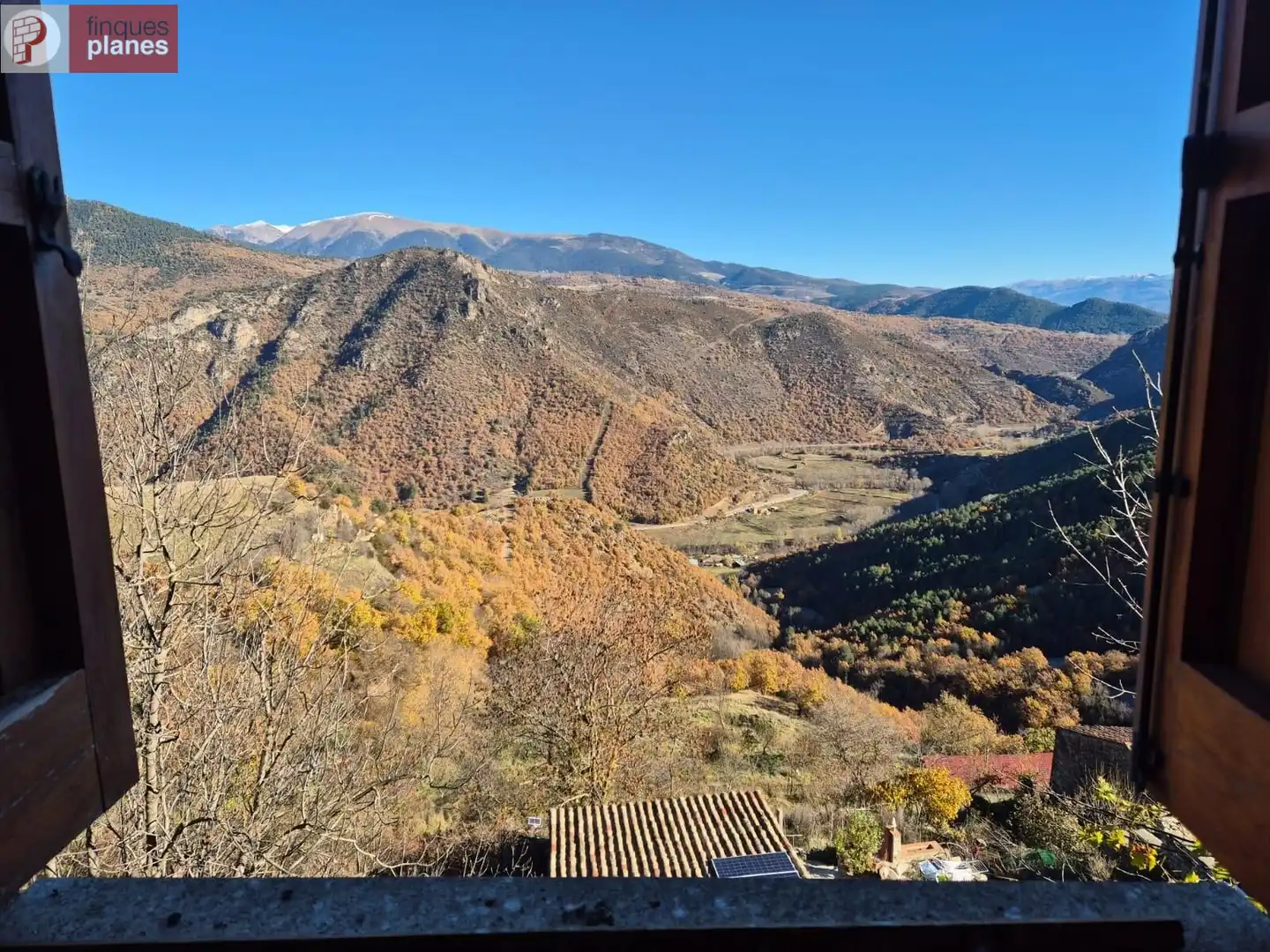 Vista exterior de Finca rústica en venda en El Pont de Bar amb Calefacció, Jardí privat i Terrassa