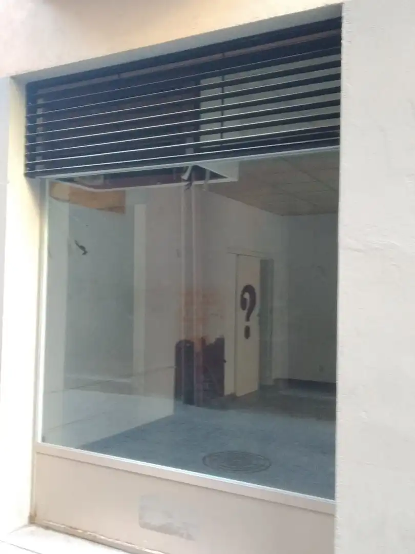 Local de alquiler en BONAIRE, Olot