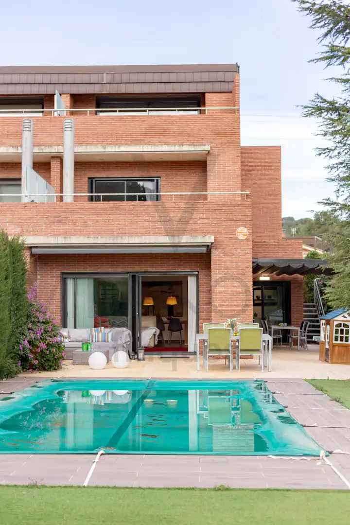 Terrassa de Casa adosada en venda en Castellvell del Camp amb Aire condicionat, Calefacció i Jardí privat