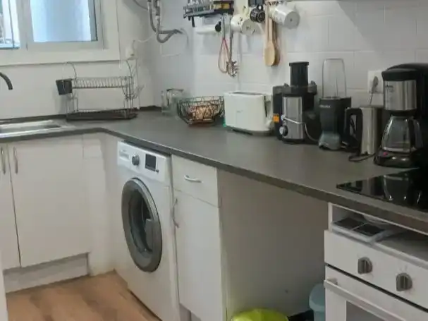 Küche von Wohnung zur Miete in Barcelona mit Privatgarten, Parkett und Möbliert