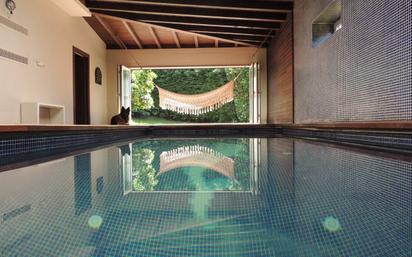 Piscina de Casa o xalet en venda en Oviedo  amb Terrassa