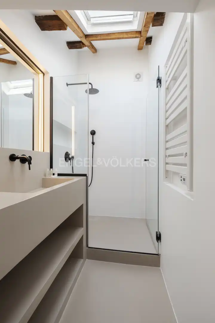 Baño de Ático de alquiler en Madrid con Aire acondicionado, Calefacción y Terraza