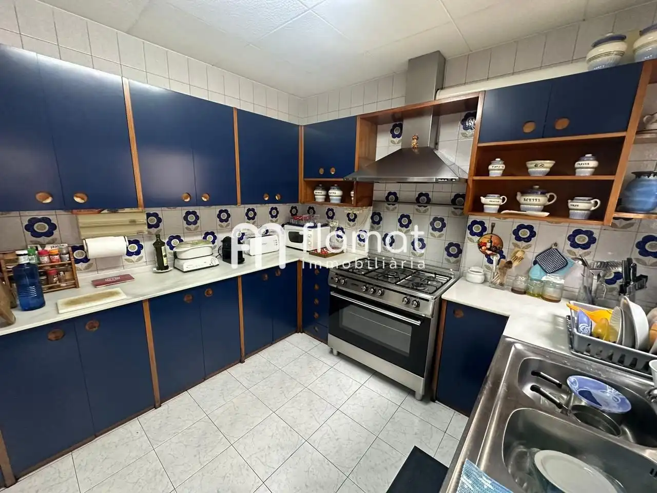 Cocina de Edificio en venta en Santa Coloma de Gramenet