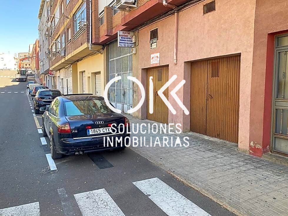 Aparcament de Local en venda en Coria